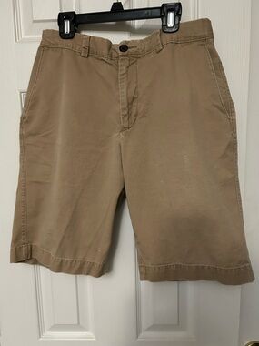 Banana Republic Flat-Front Chino Shorts in Khaki